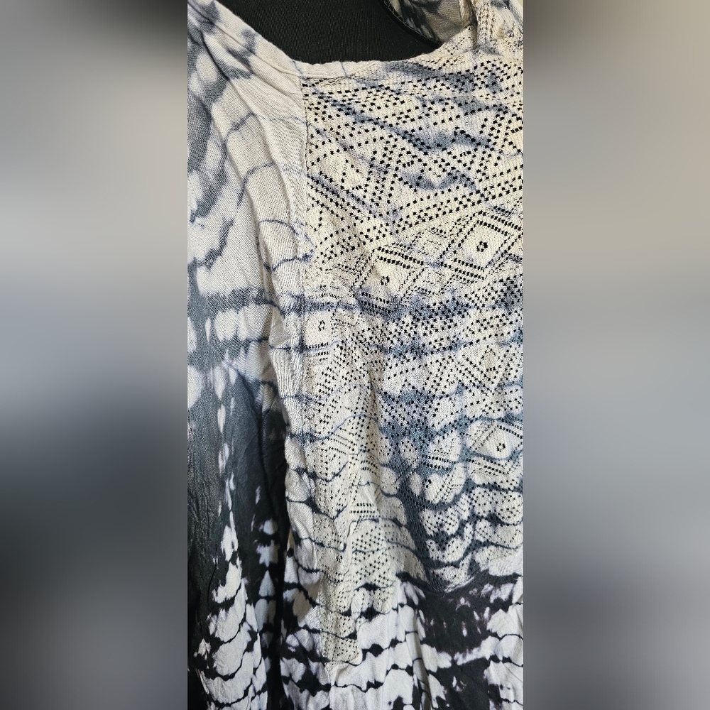 Black & White Tie-Dye Handkerchief Hem Swim Cover-up Plus 22/24 - Picture 4 of 5